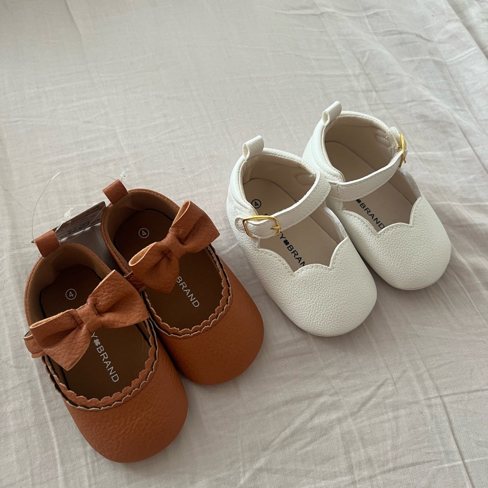 Lucky Brand Crib Shoes Set